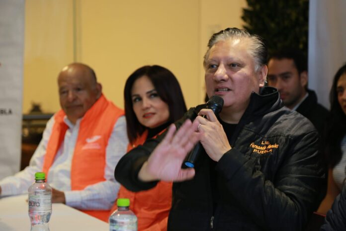 Fernando Morales visitó Bosques de San Sebastián y Amalucan, en el arranque de su precampaña